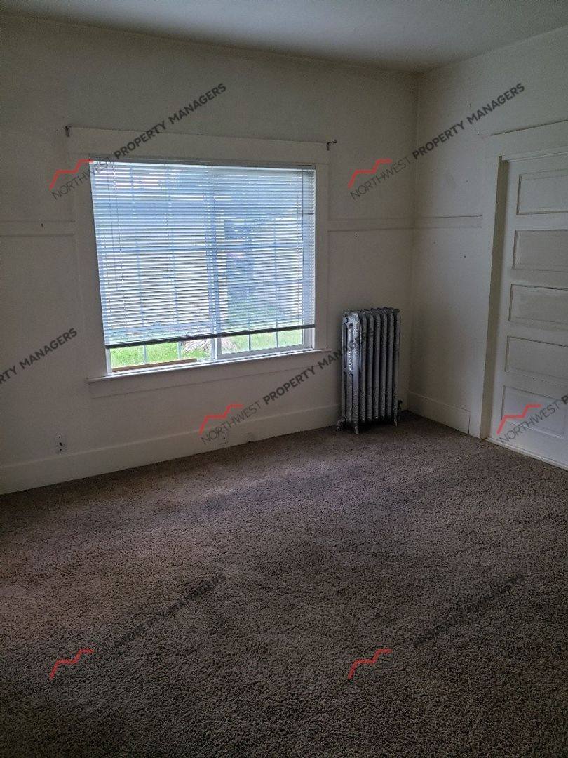Apartment for rent at 914 N Tower St, Centralia, WA 98531