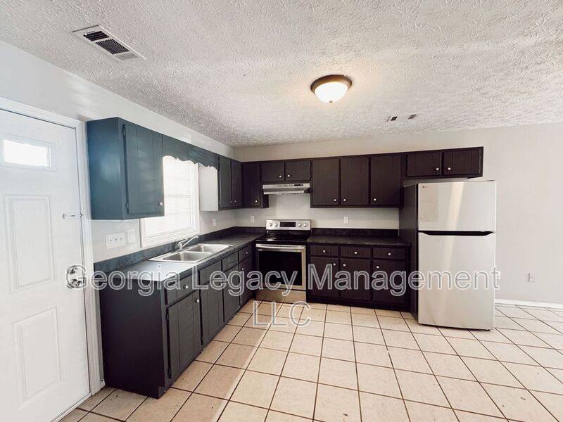 Townhouse for rent at 896 Campbell St #A3, Cleveland, GA 30528