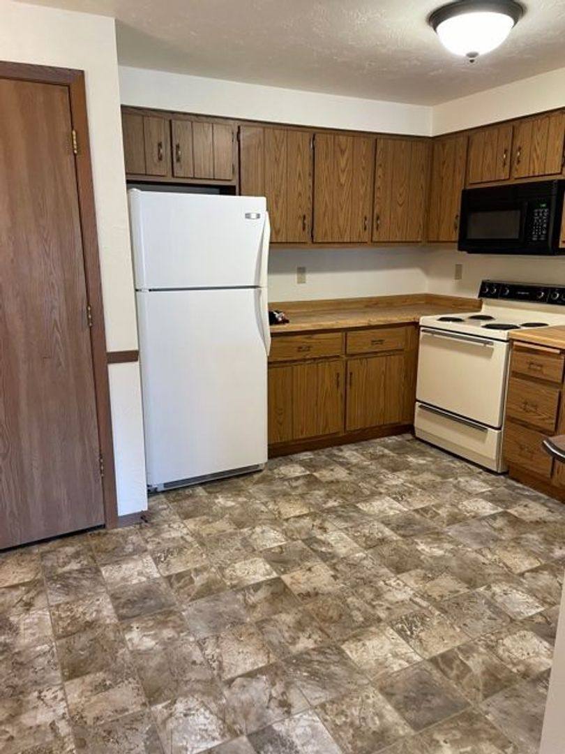Apartment for rent at 2985 Mossy Oak Circle, Green Bay, WI 54311