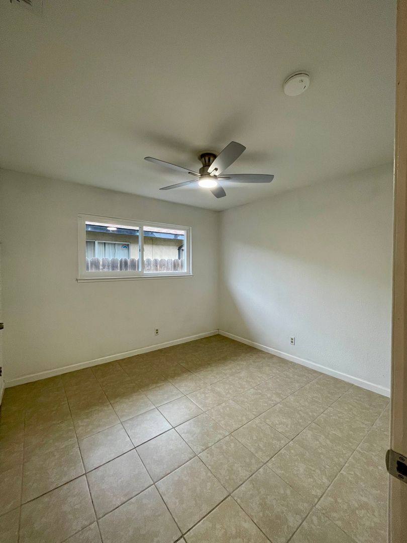 House for rent at 505 E Ave, Livingston, CA 95334