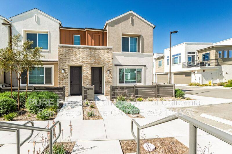 Townhouse for rent at 812 Mateo St #1, Chula Vista, CA 91911