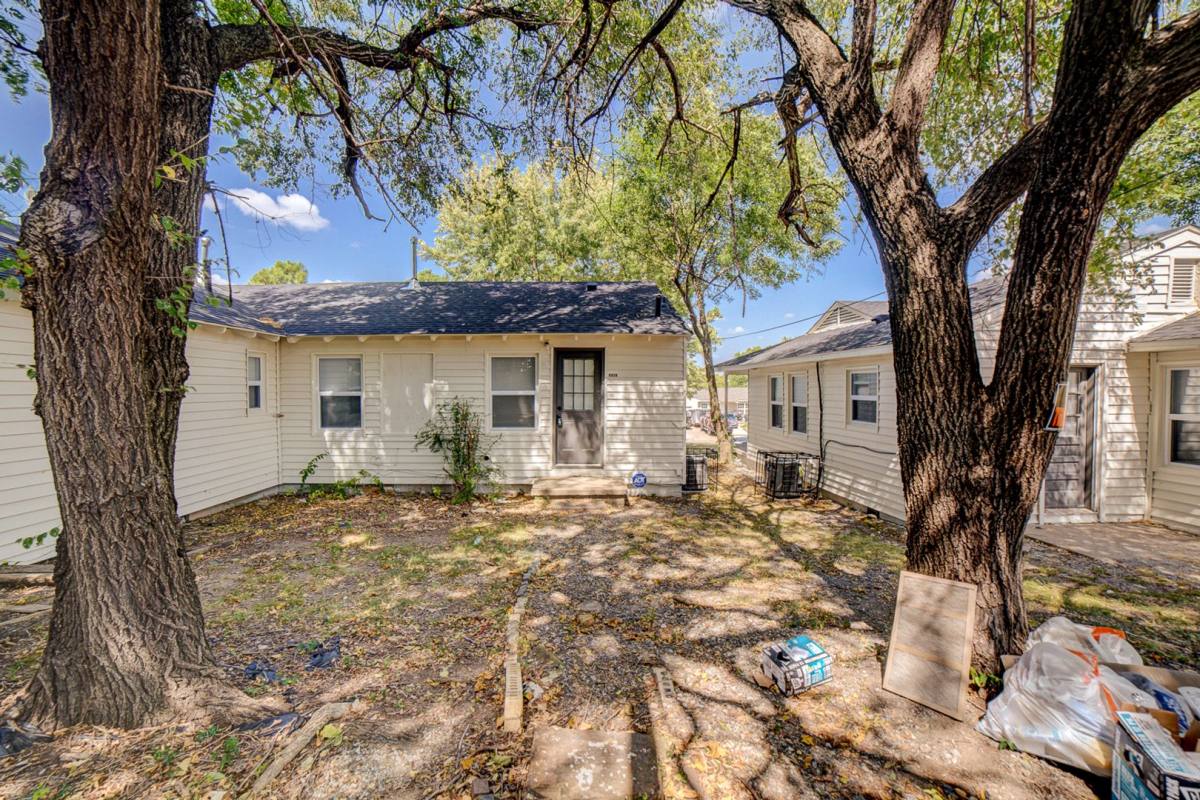 Apartment for rent at 6938 E 10th St, Tulsa, OK 74112