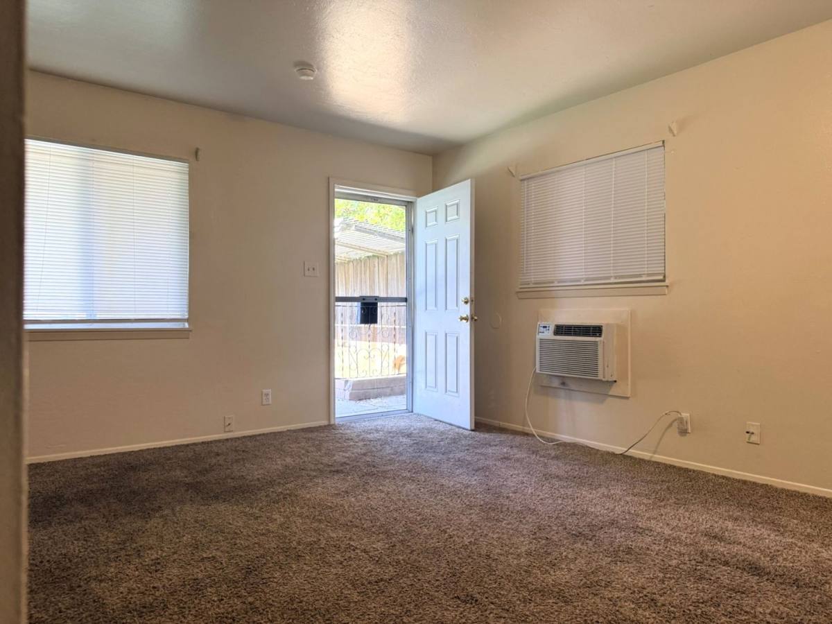 House for rent at 33 W 21st St, Merced, CA 95340