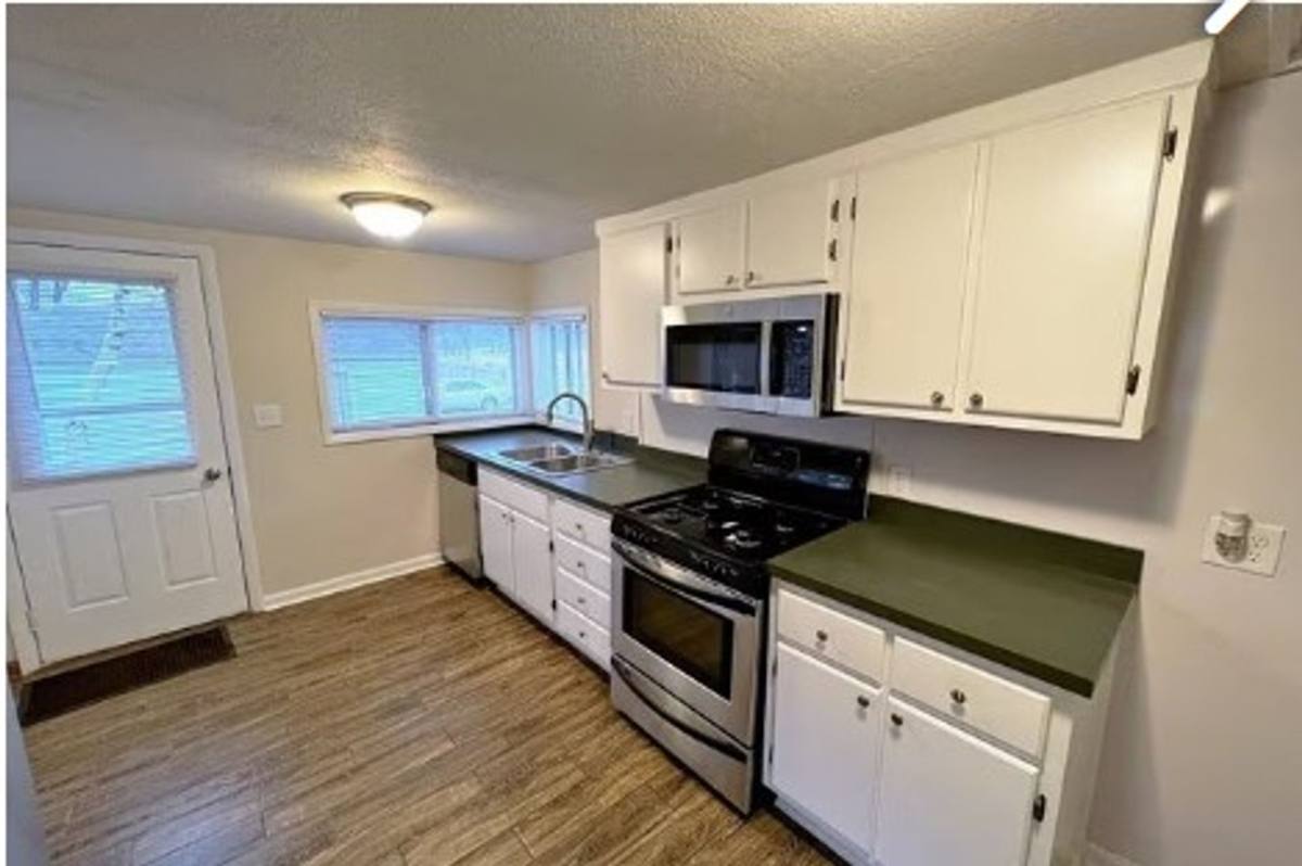 Apartment for rent at 513 Rodd St, Midland, MI 48640