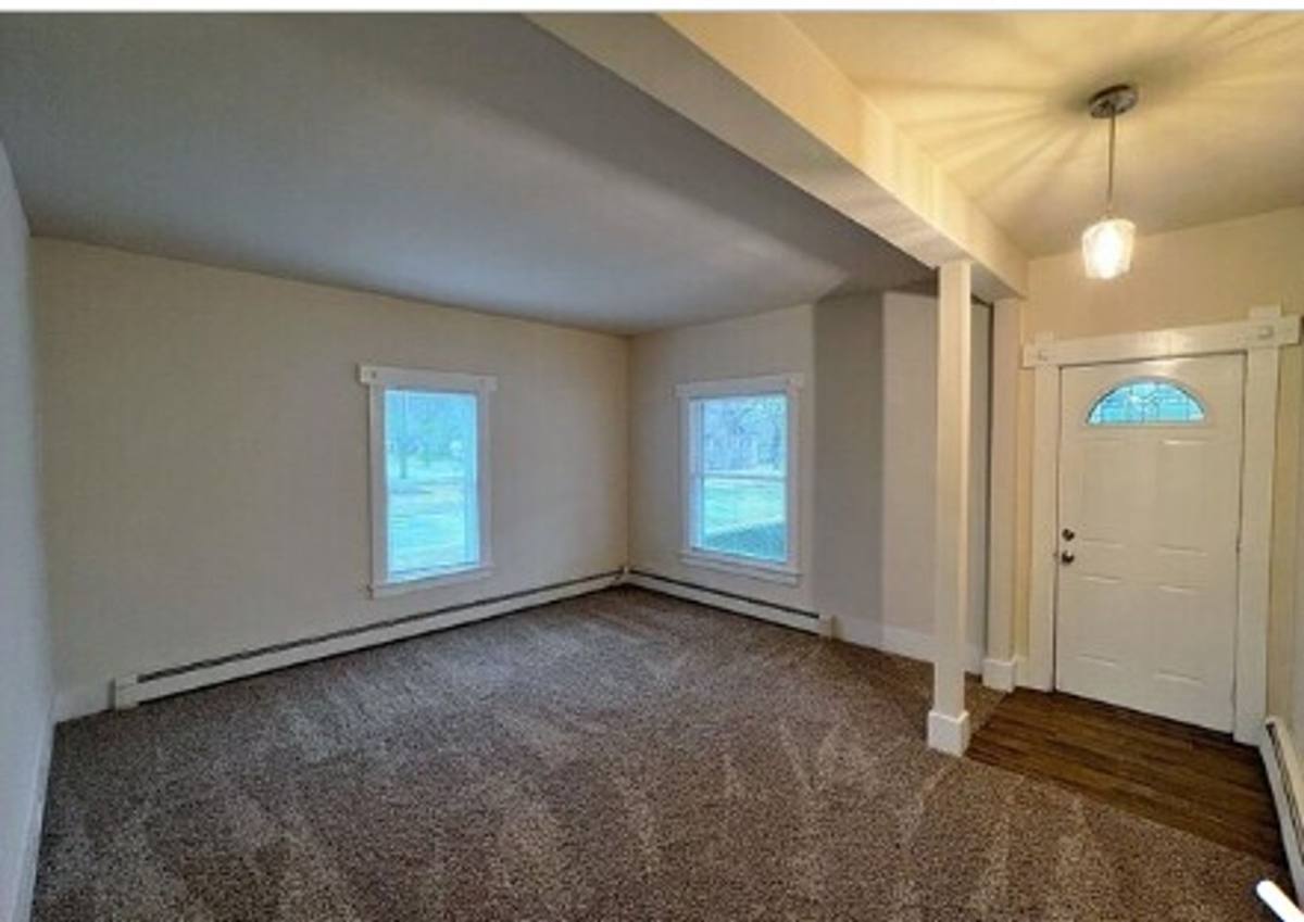 Apartment for rent at 513 Rodd St, Midland, MI 48640