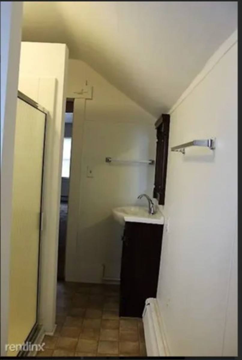 Apartment for rent at 513 Rodd St, Midland, MI 48640