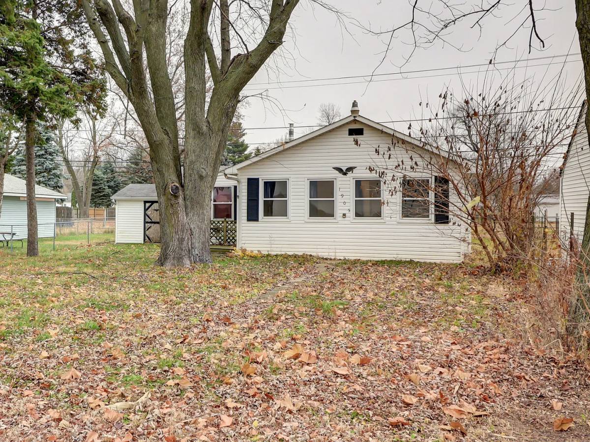 House for rent at 1905 14th Ave, Rock Falls, IL 61071