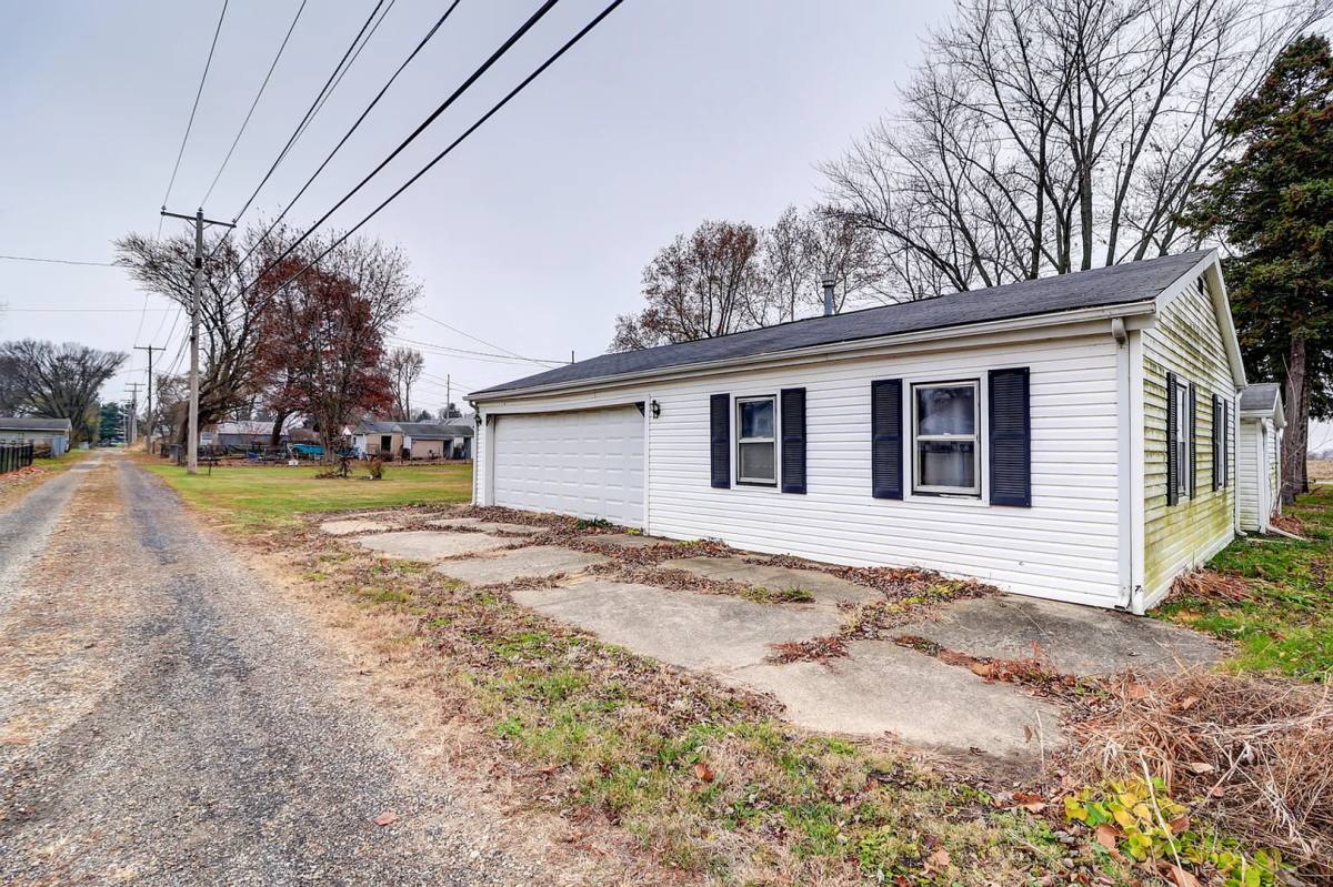 House for rent at 1905 14th Ave, Rock Falls, IL 61071