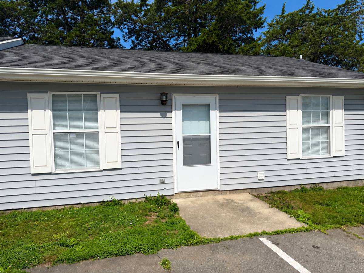 Apartment for rent at 109-111 Craig St, Burlington, NC 27215