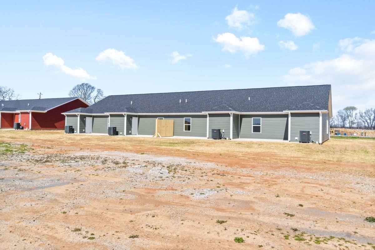Apartment for rent at 9540 Russellville Rd, Guthrie, KY 42234