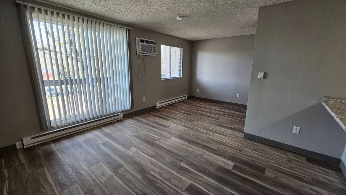 Apartment for rent at 1400 E Walnut St, Des Moines, IA 50316