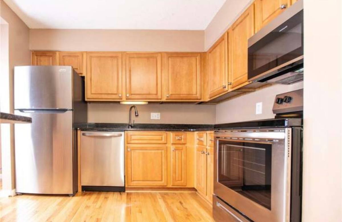 Condo for rent at 4355 Maryland Ave, Saint Louis, MO 63108