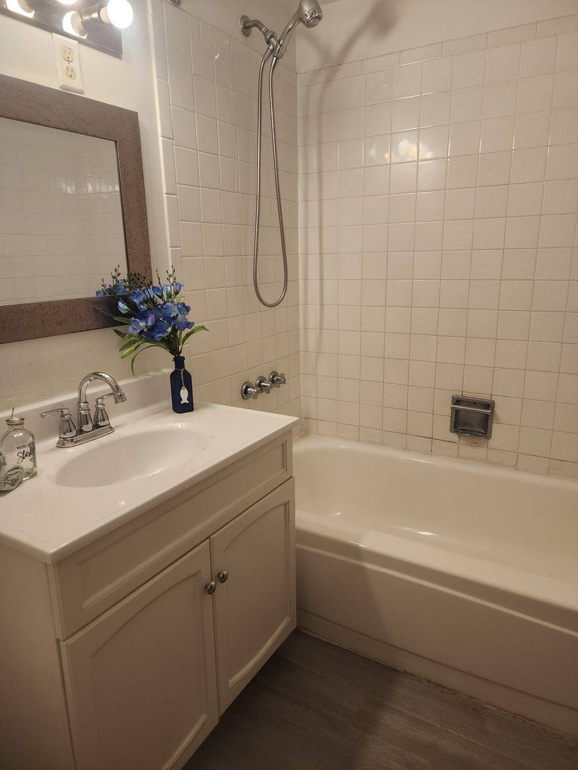 Apartment for rent at 812 W Whittier Dr, Appleton, WI 54914