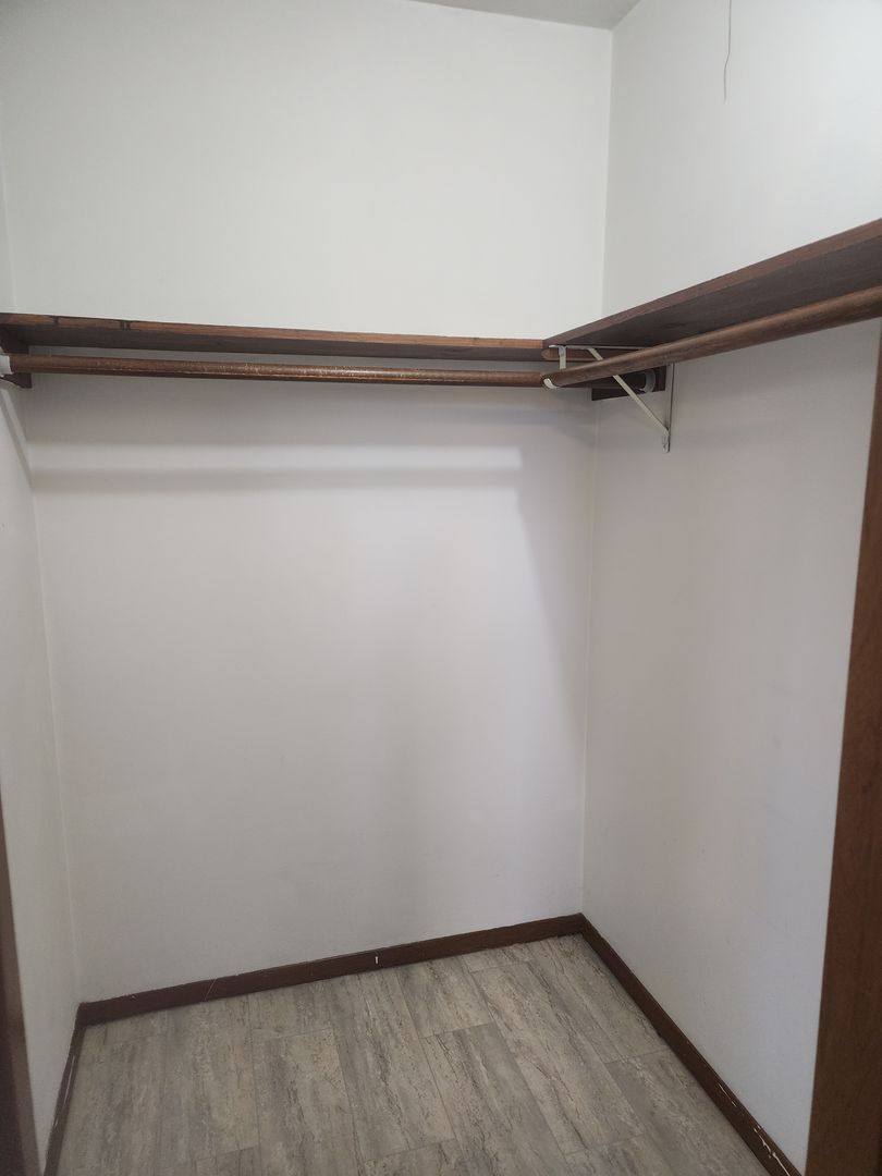 Apartment for rent at 812 W Whittier Dr, Appleton, WI 54914
