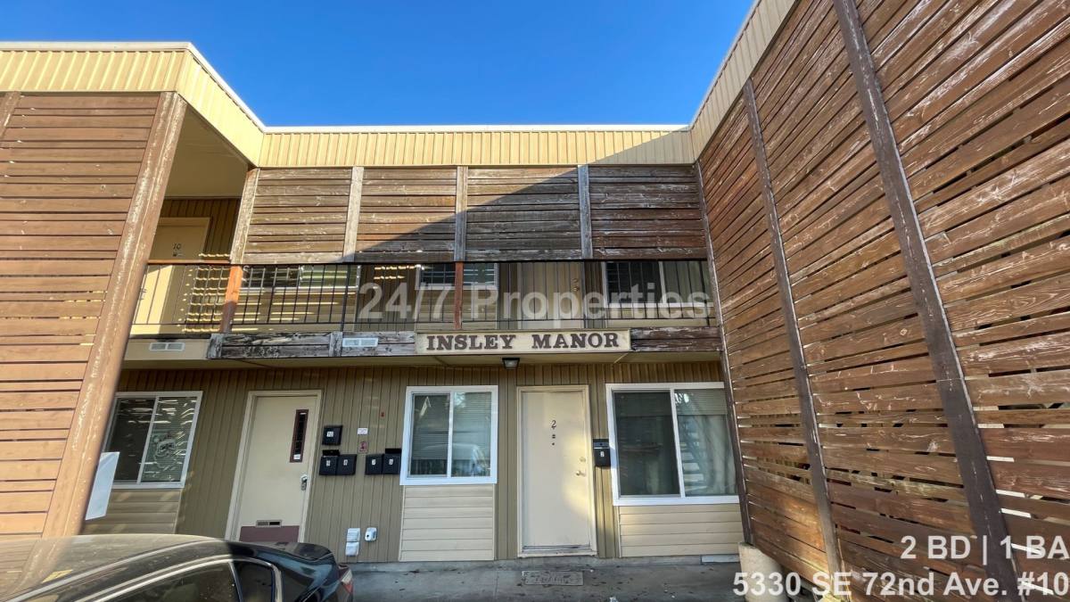 Apartment for rent at 5330 SE 72nd Ave, Portland, OR 97206