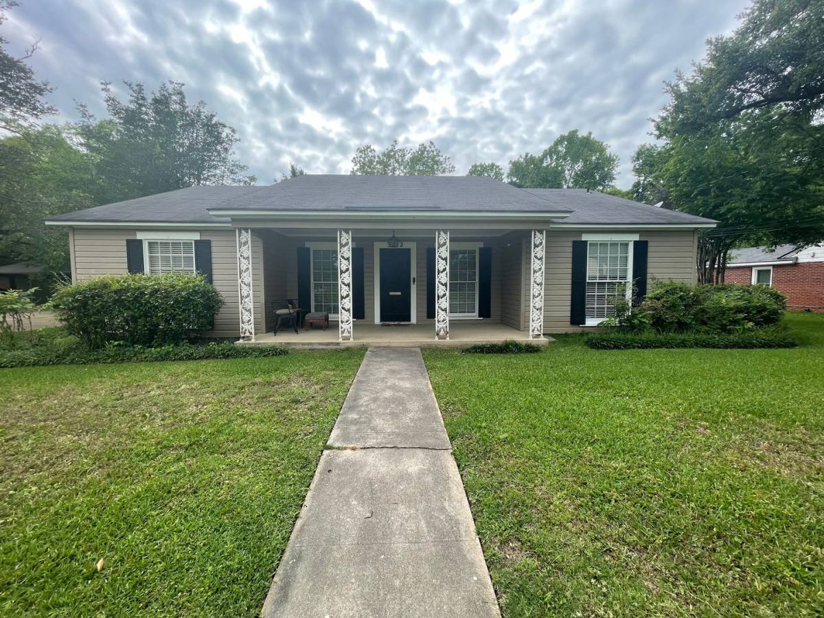 House for rent at 3642 Gilbert Dr, Shreveport, LA 71104