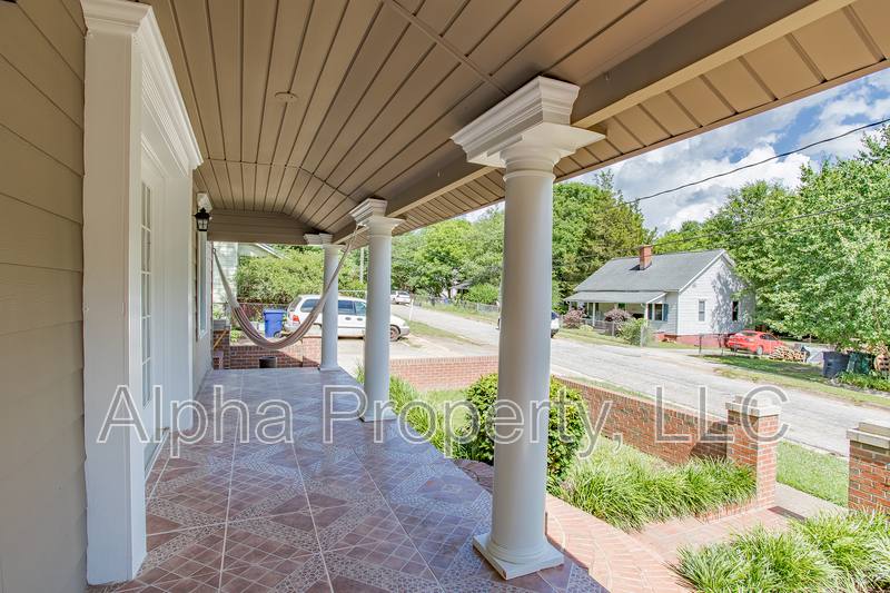 House for rent at 114 Edwards St, Simpsonville, SC 29681