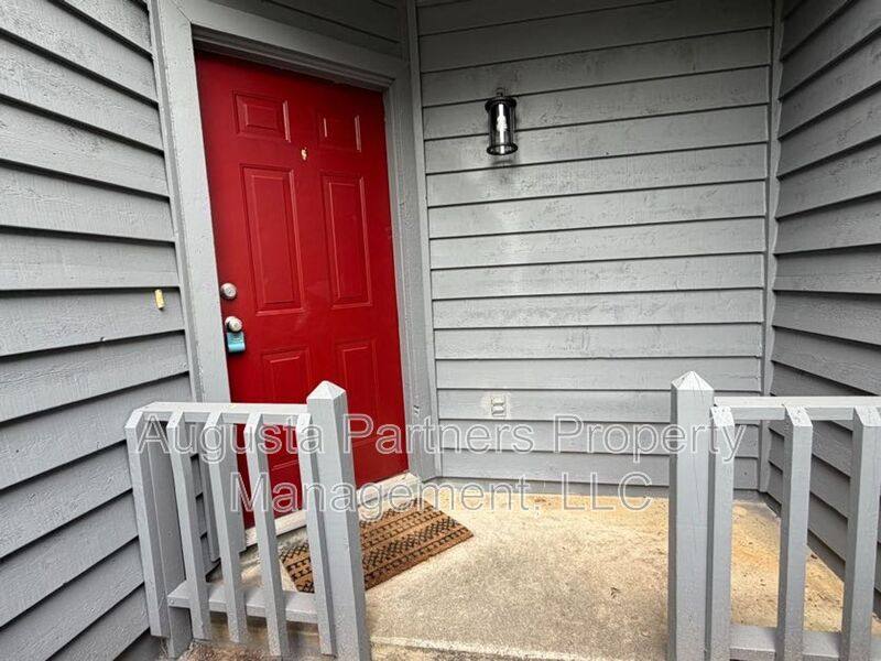 3148 Village W Dr, Augusta, GA 30907 - Townhouse for Rent - Image 2