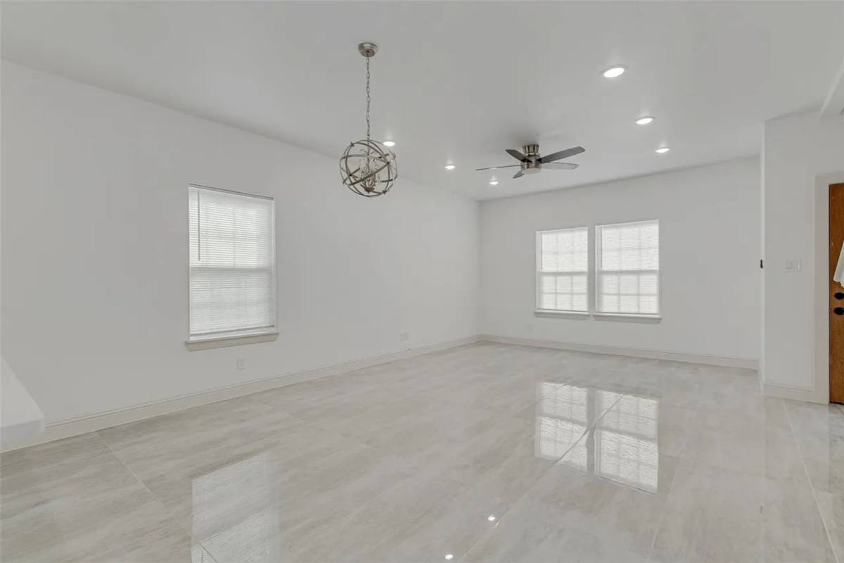 Townhouse for rent at 3155 N Glen Garden Dr, Fort Worth, TX 76119