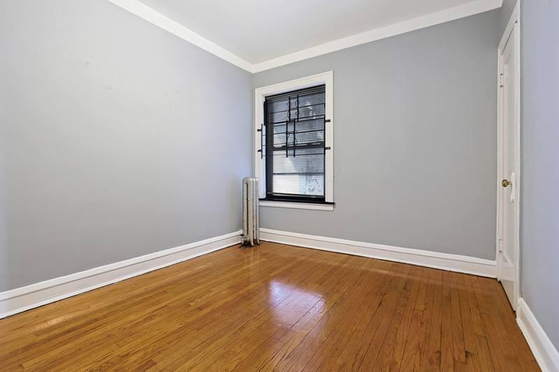 Apartment for rent at 7955 S Paulina St 1648 W 80th 1, Chicago, IL 60620