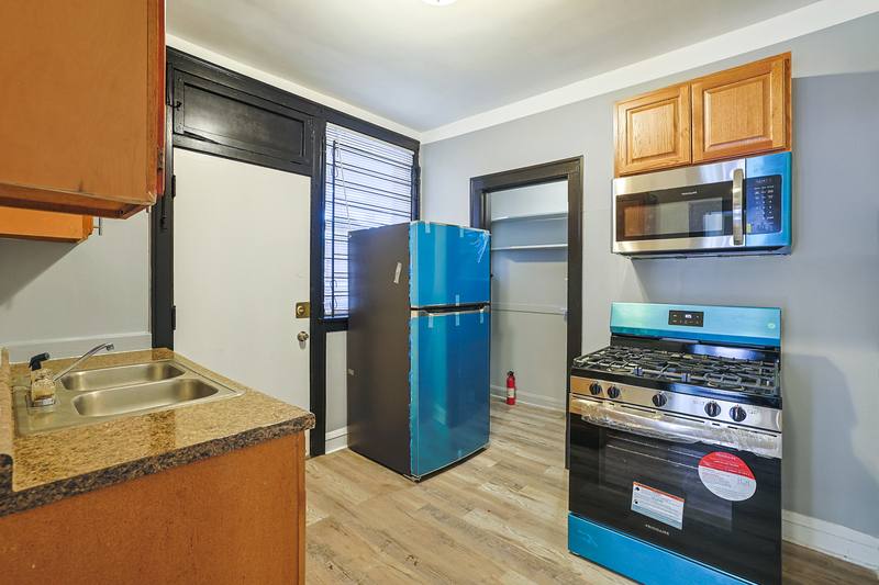 Apartment for rent at 7955 S Paulina St 1648 W 80th 1, Chicago, IL 60620