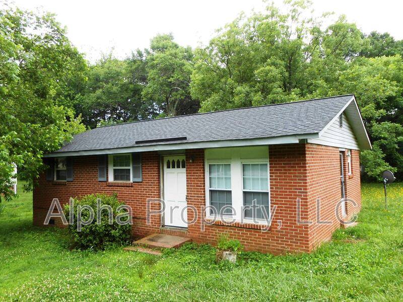 House for rent at 212 Campbell Ave, Greer, SC 29651