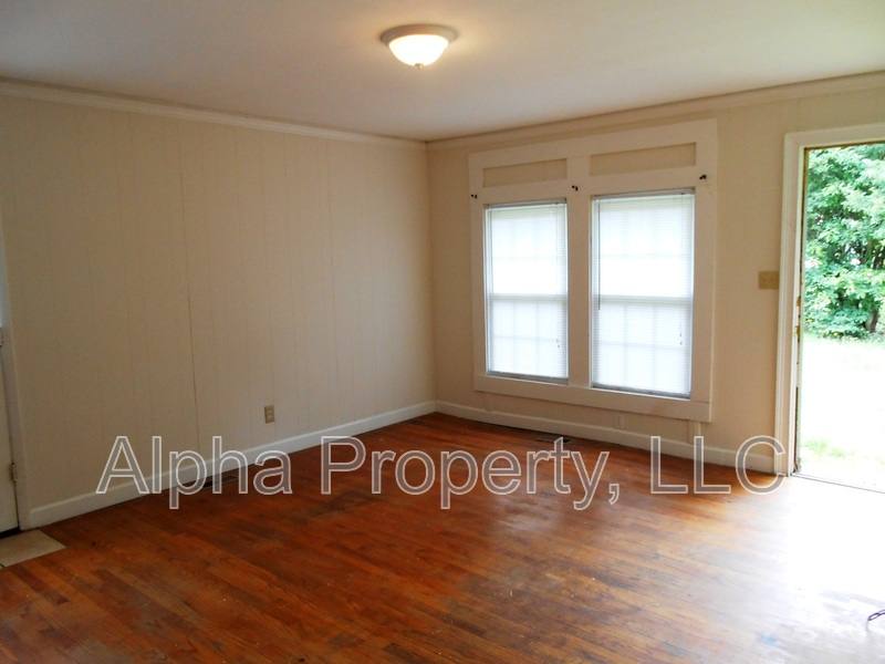 House for rent at 212 Campbell Ave, Greer, SC 29651