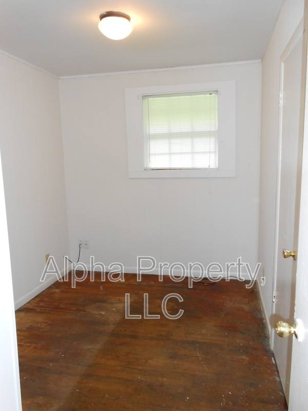 House for rent at 212 Campbell Ave, Greer, SC 29651