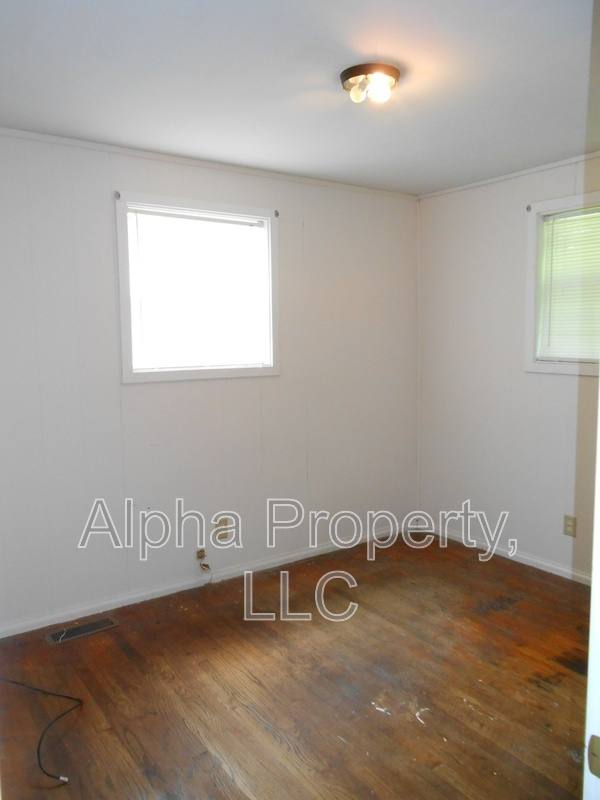 House for rent at 212 Campbell Ave, Greer, SC 29651