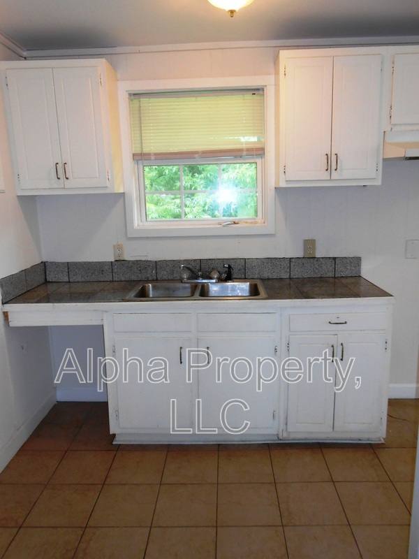House for rent at 212 Campbell Ave, Greer, SC 29651