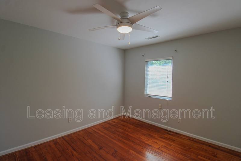 Townhouse for rent at 21 Hester St #3, Charleston, SC 29403