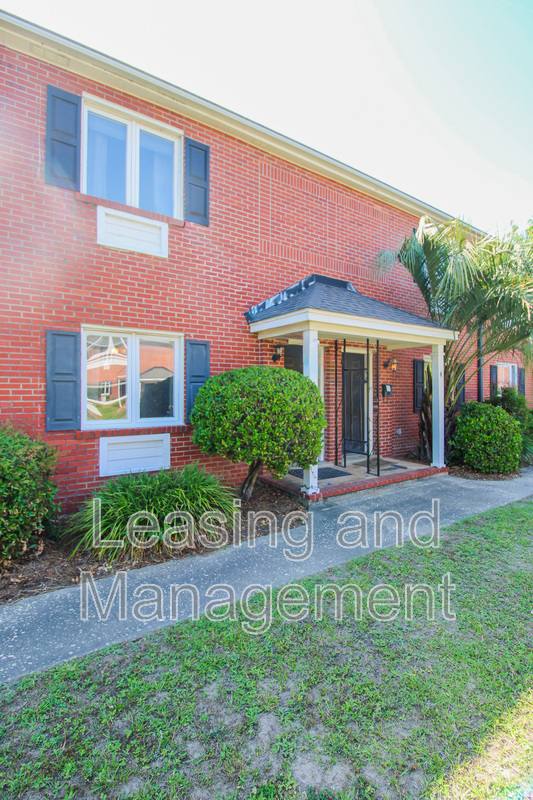 Townhouse for rent at 21 Hester St #3, Charleston, SC 29403