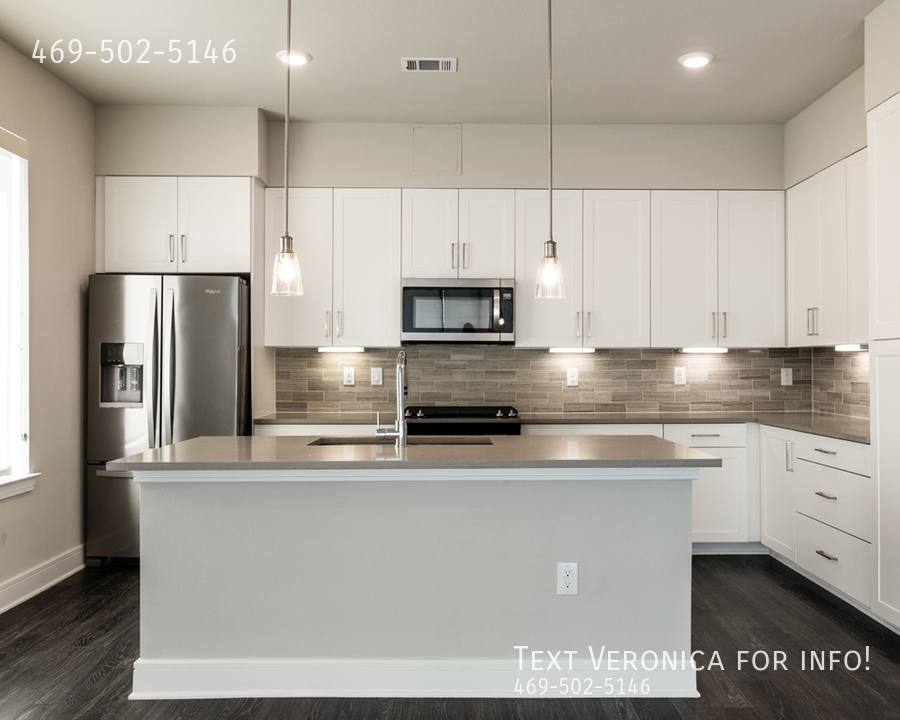 Apartment for rent at 1301 W 5th St, Austin, TX 78703