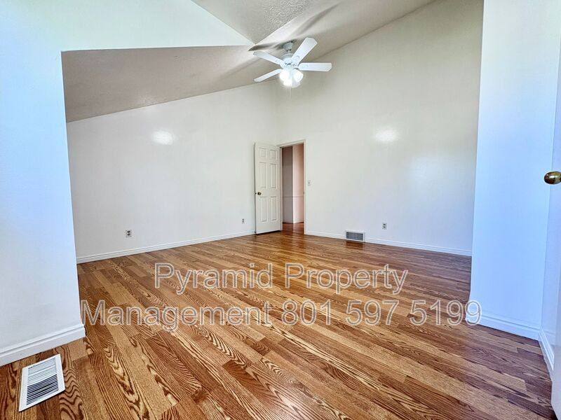 House for rent at 1099 Shepard Lane, Farmington, UT 84025