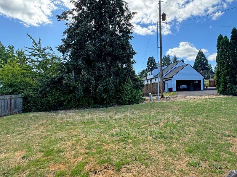 House for rent at 4010 SW Western Blvd, Corvallis, OR 97333