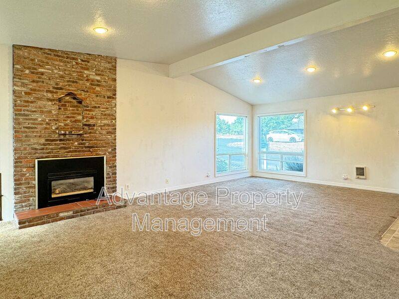 House for rent at 4010 SW Western Blvd, Corvallis, OR 97333