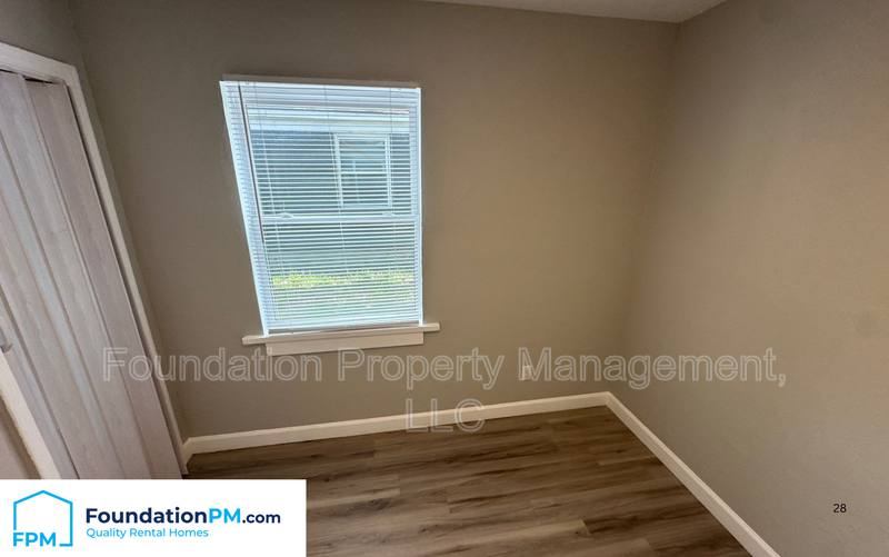 House for rent at 869 N Bingham St #1, Memphis, TN 38108