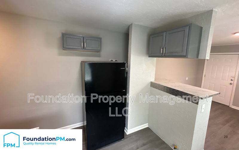 House for rent at 869 N Bingham St #1, Memphis, TN 38108