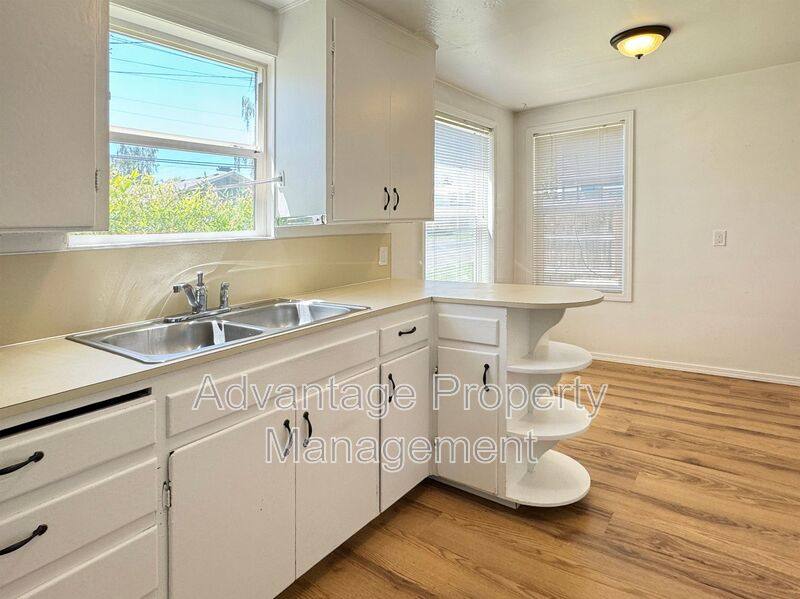 2353 NW Fillmore Ave, Corvallis, OR 97330 - House for Rent - Image 3