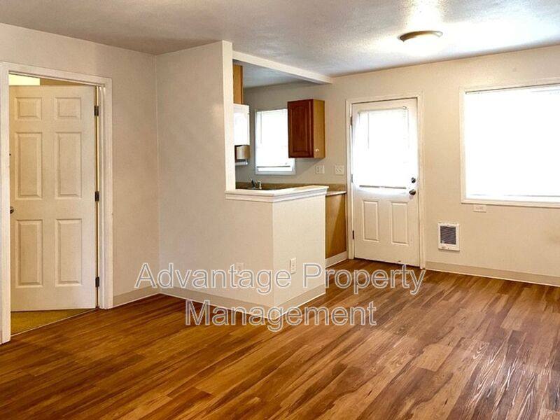 House for rent at 301 N Main St, Lebanon, OR 97355