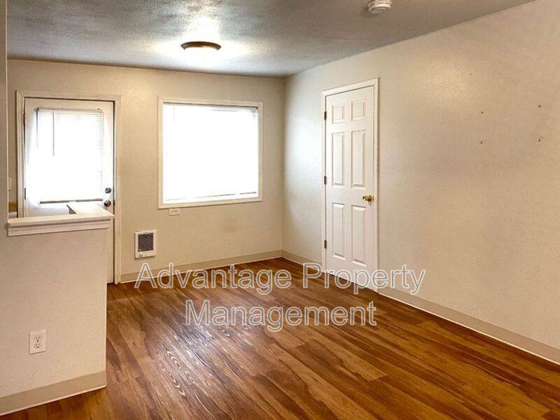 House for rent at 301 N Main St, Lebanon, OR 97355
