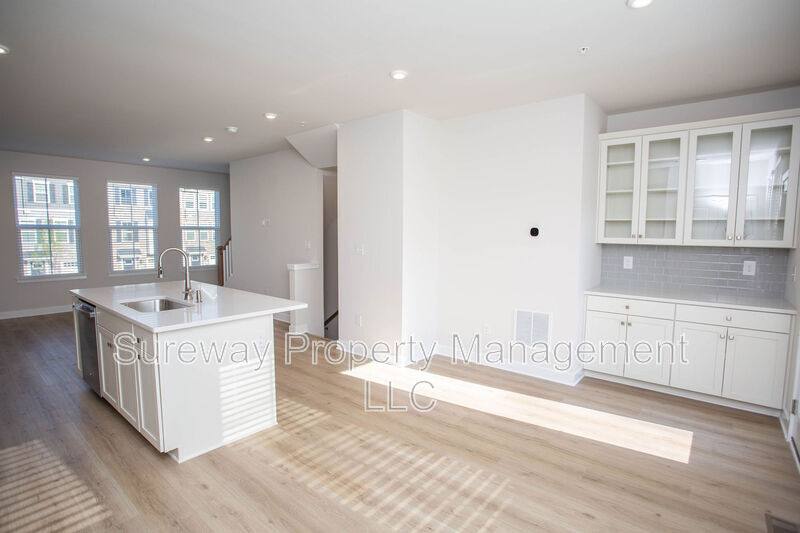 Townhouse for rent at 8 Foxwood Dr, Hainesport, NJ 08036