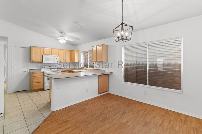 House for rent at 3039 E Hononegh Dr, Phoenix, AZ 85050