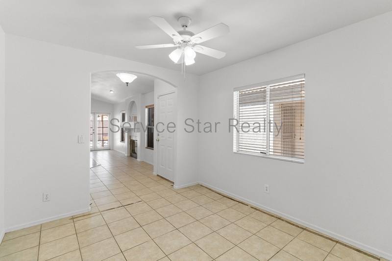 House for rent at 3039 E Hononegh Dr, Phoenix, AZ 85050