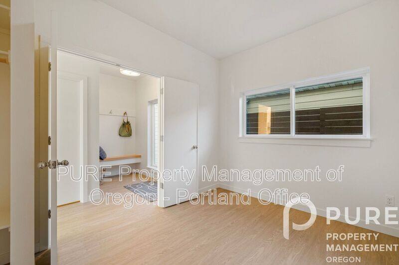 Townhouse for rent at 3736 NE Liberty Terrance, Portland, OR 97211