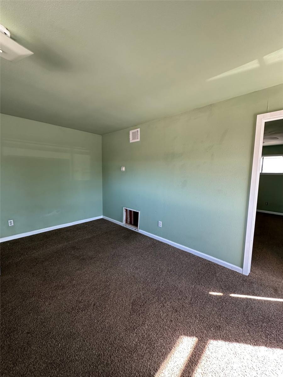 House for rent at 516 Holiday Dr, Galveston, TX 77550