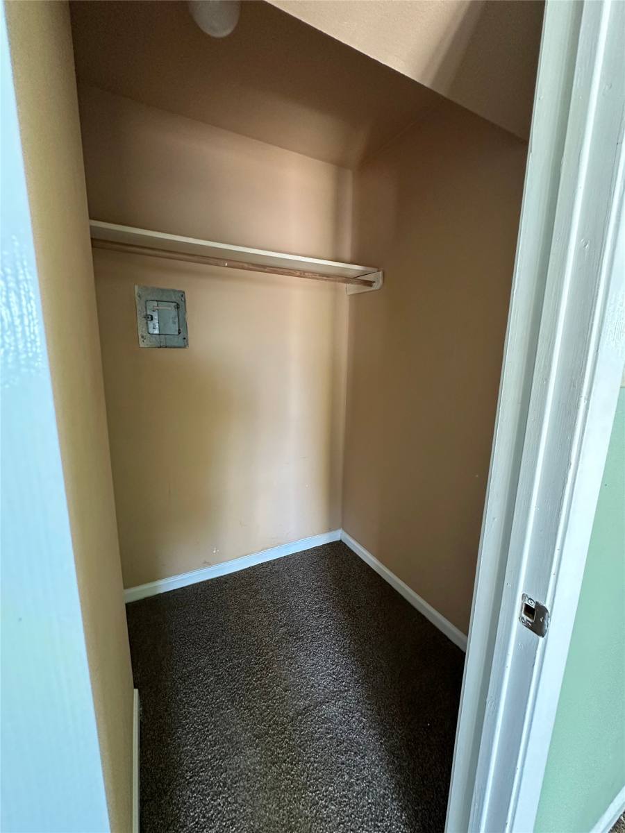 House for rent at 516 Holiday Dr, Galveston, TX 77550