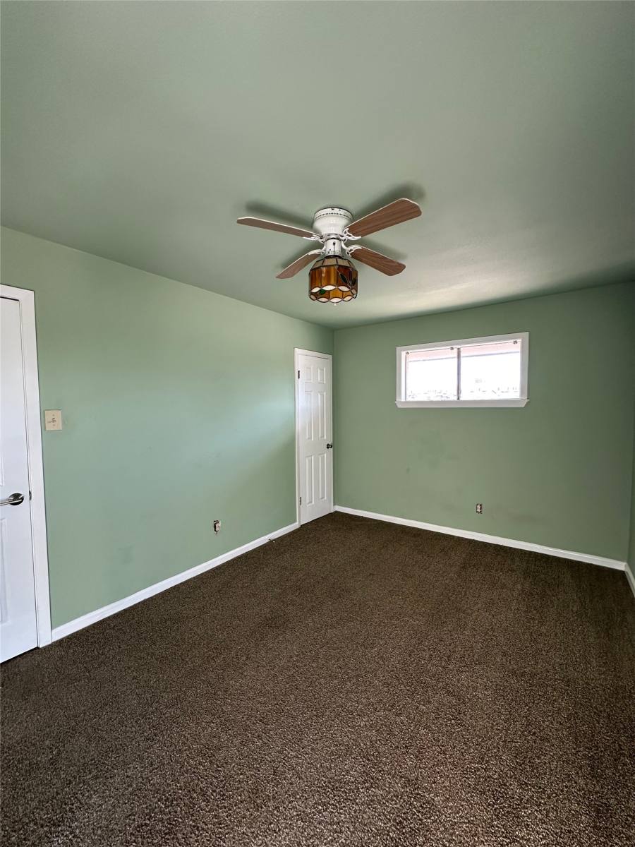 House for rent at 516 Holiday Dr, Galveston, TX 77550