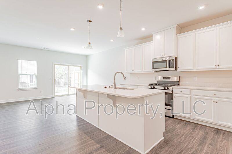 Townhouse for rent at 130 Eagle Wood Dr, Greenville, SC 29607