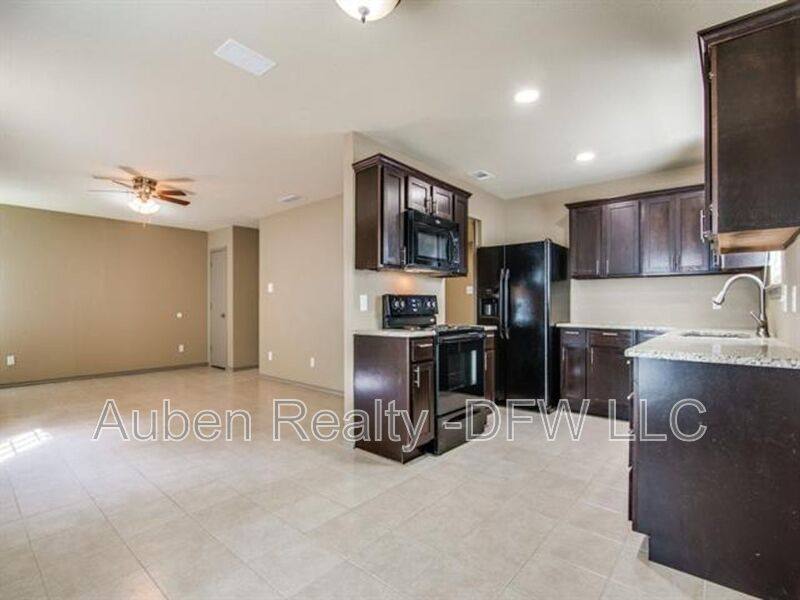House for rent at 7716 Sable Lane, North Richland Hills, TX 76182